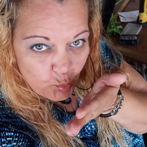 Meet your Posher, Tera